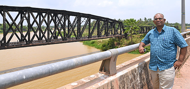 Pinang Tunggal railway bridge.