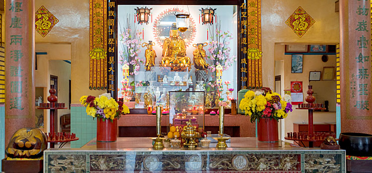 Guan Im Deng Temple by Adrian Cheah